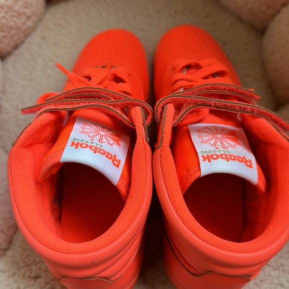 Brand New Neon Orange Reebok Training sneakers Size 8 - Picture 5 of 8